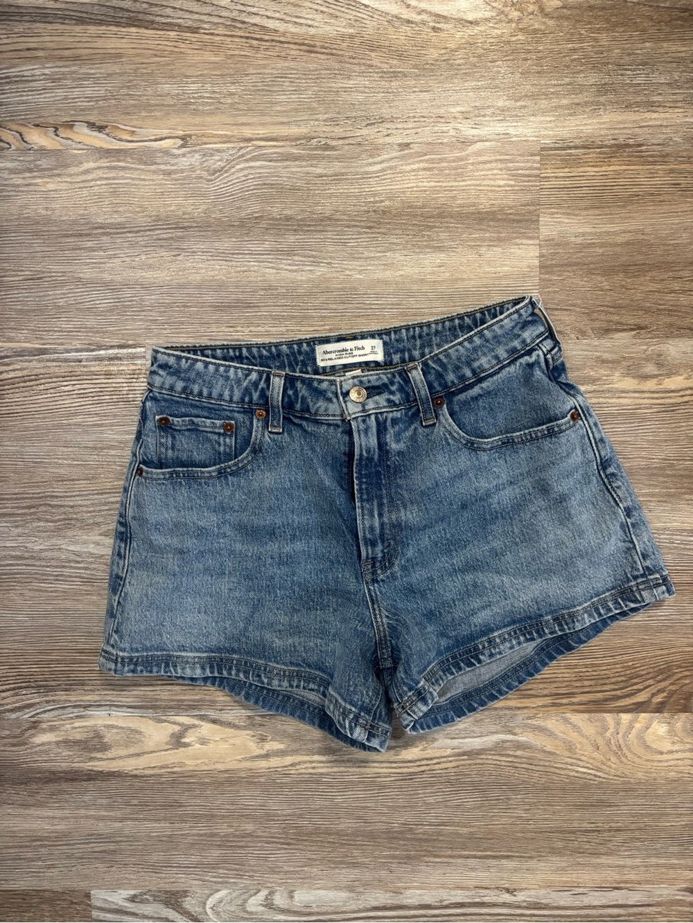 Abercrombie and Fitch High Rise Curve Love 90s Relaxed Cutoff Shorts - 27/4